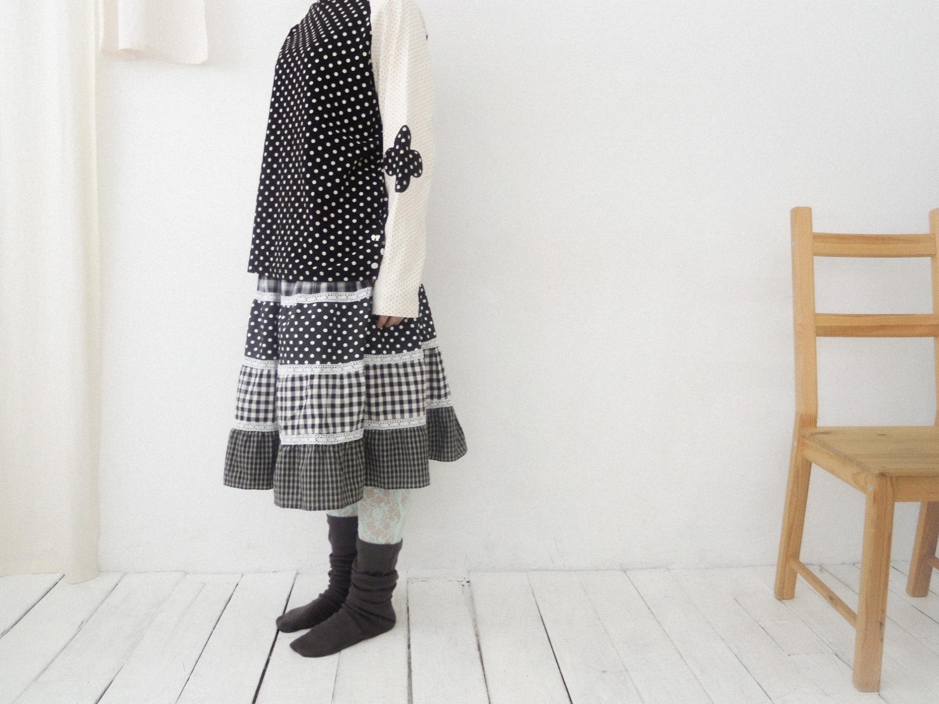 Lace layered over kneesocks / graymint