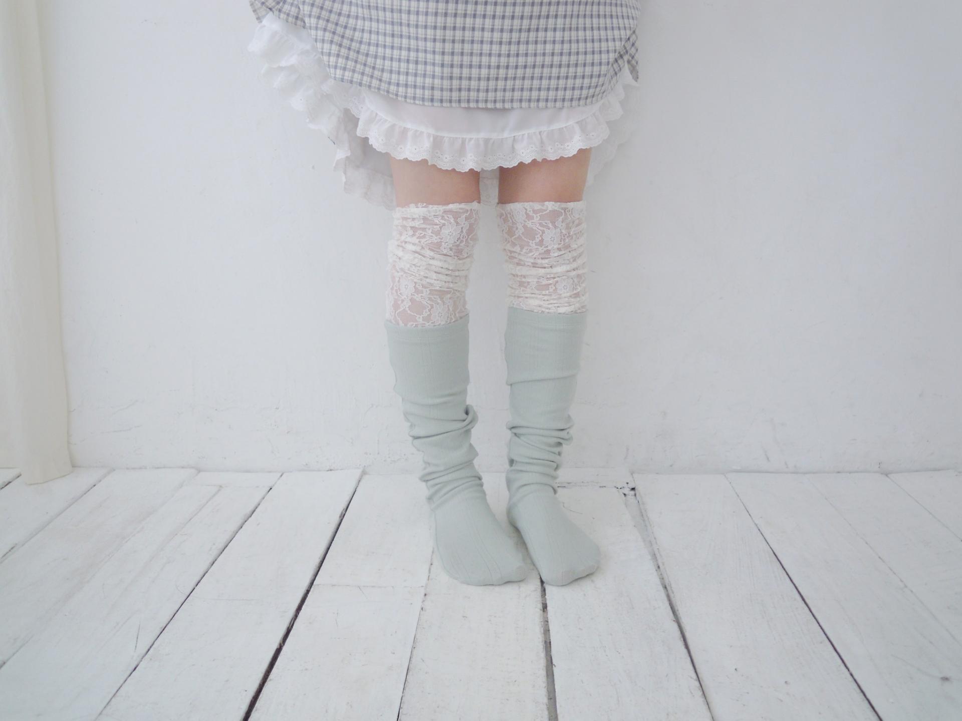 Lace layered over kneesocks / mint