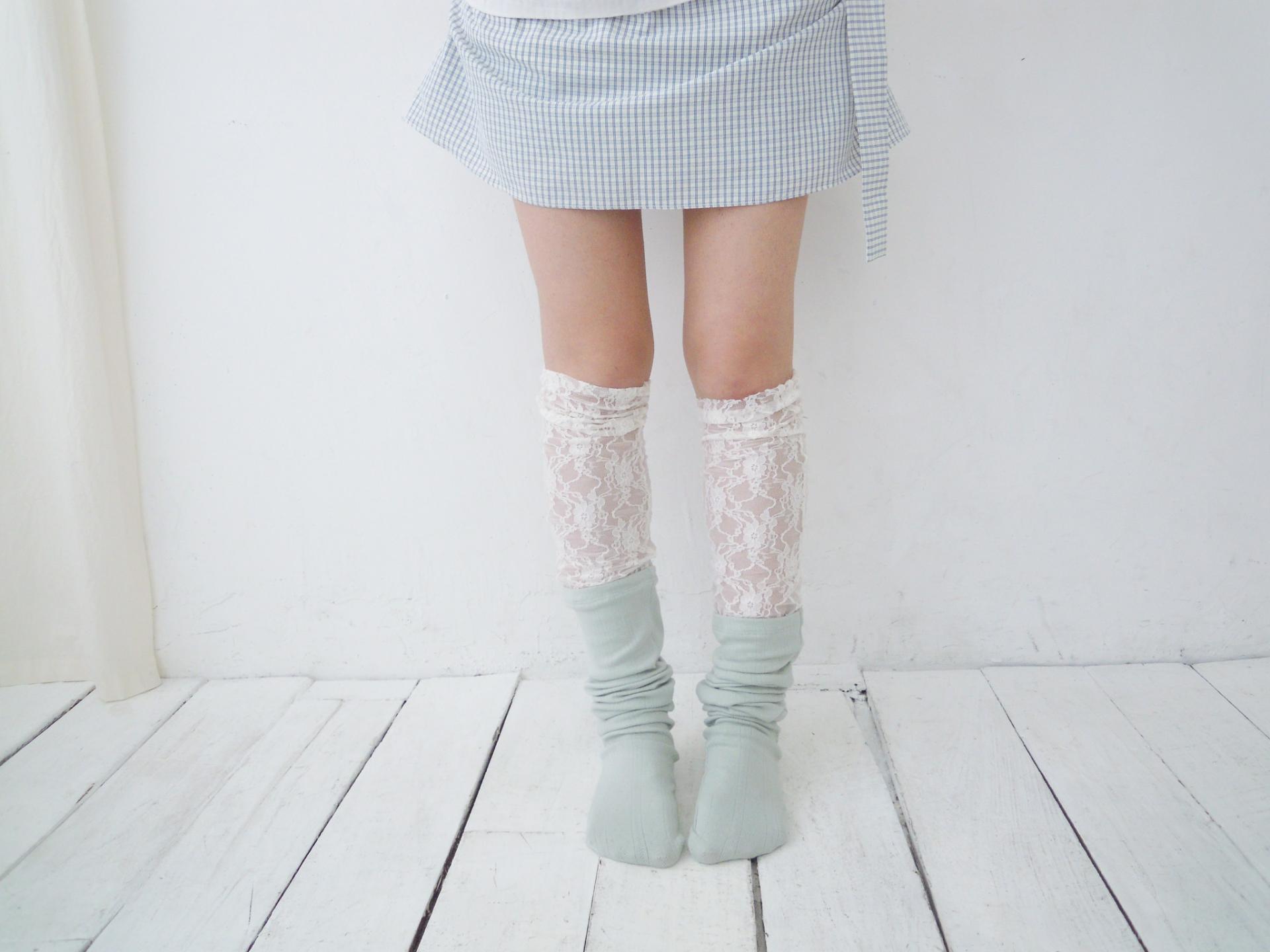 Lace layered over kneesocks / mint
