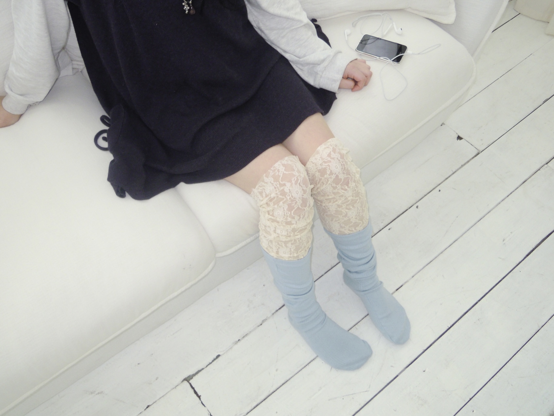 Lace layered over kneesocks / sky blue