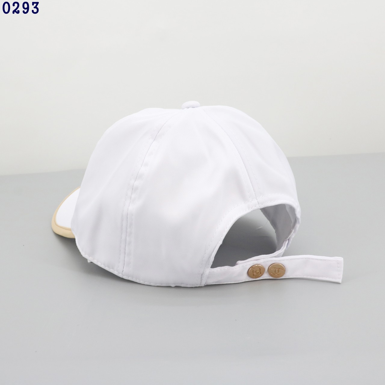 샤넬 옆 자수 로고 볼캡 모자