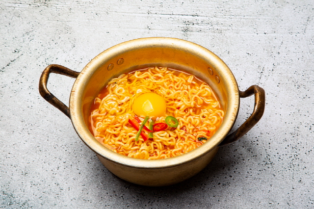 라면 끓일때 나트륨 줄이는 방법 4가지.. 라면 칼로리 > 라면별 칼로리 정보 및 순위 : 음식 관련 정보” style=”width:100%” title=”라면 칼로리 > 라면별 칼로리 정보 및 순위 : 음식 관련 정보”><figcaption>라면 칼로리 > 라면별 칼로리 정보 및 순위 : 음식 관련 정보</figcaption></figure>
<figure><img decoding=