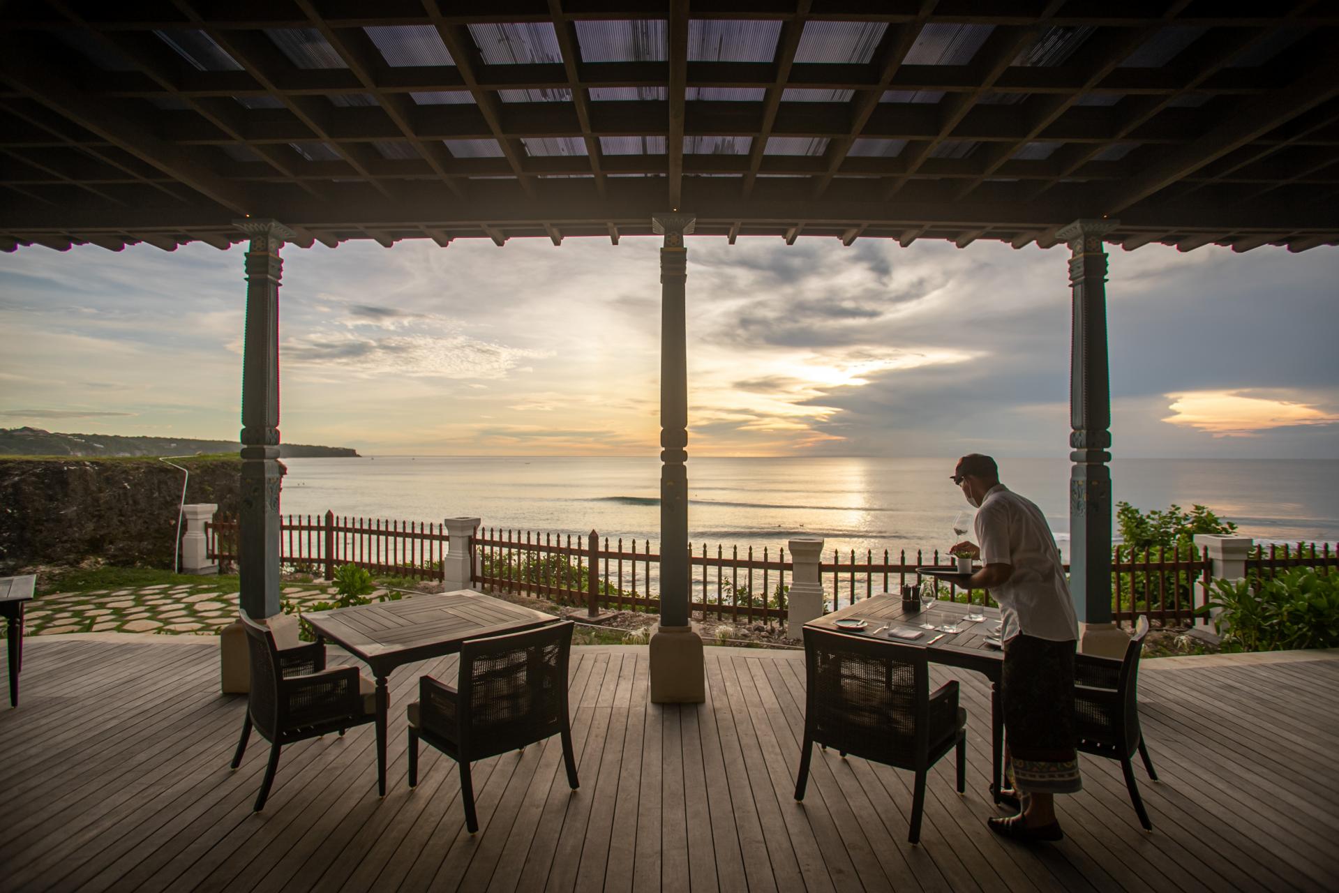 발리 주메이라 풀빌라 레스토랑 일몰