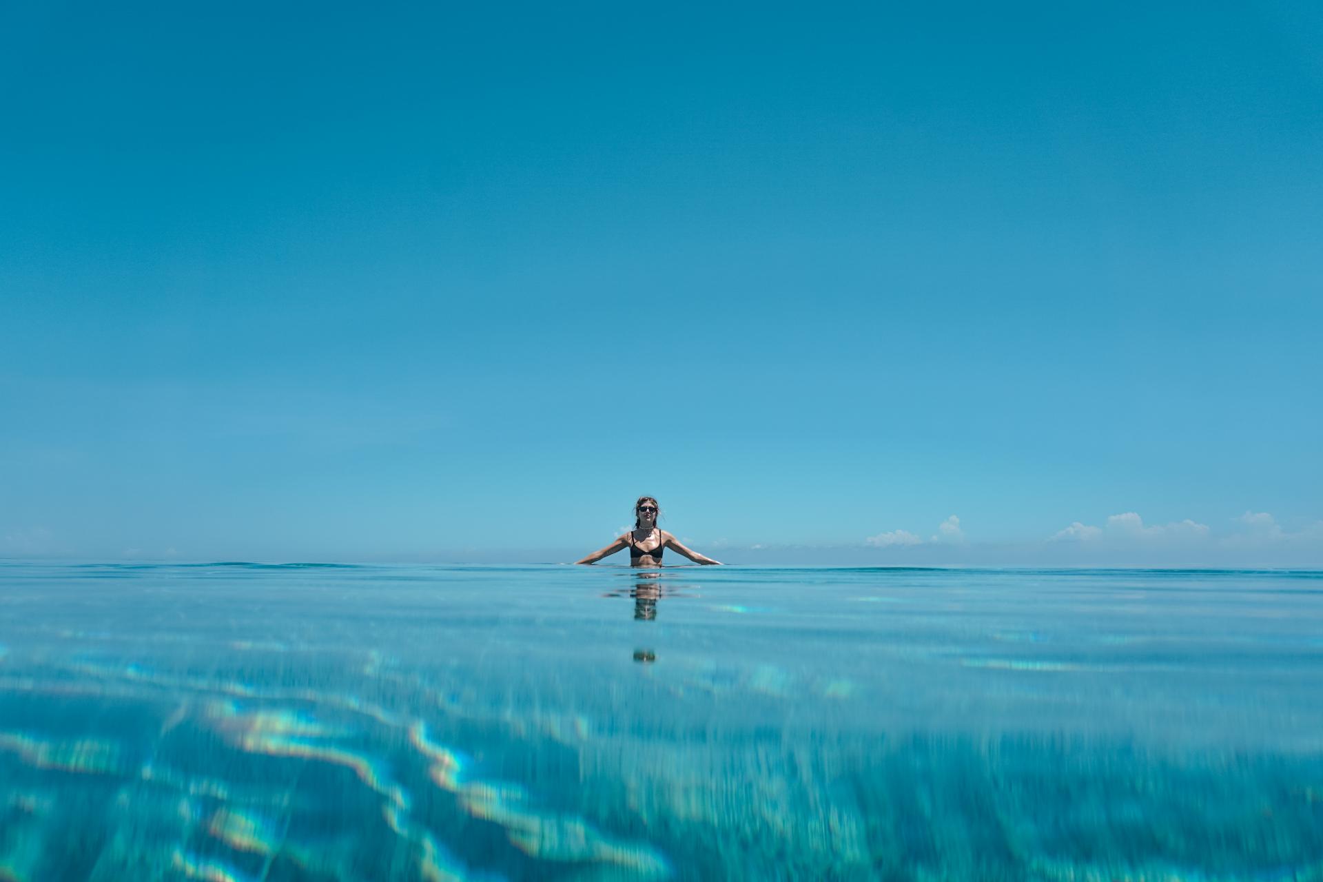 식스센스 울루와뚜 풀빌라 아름다운 인피니티 풀