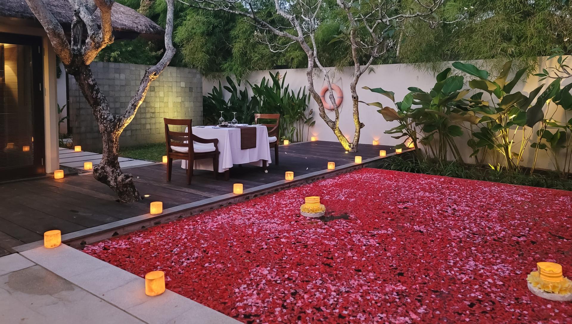 누사두아 까유마니스 풀빌라 허니문 캔들라이트디너