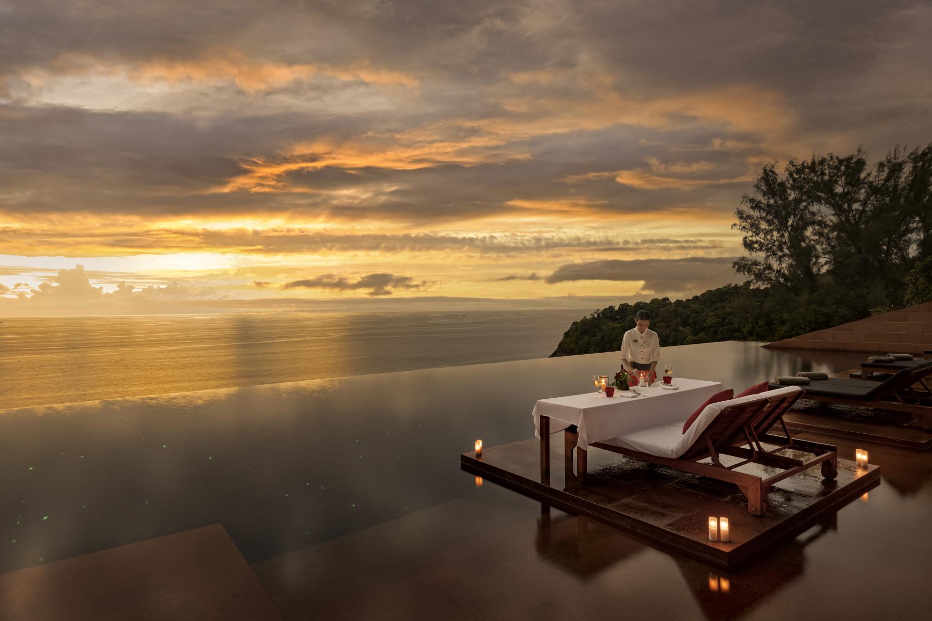 푸켓 파레사 풀빌라 공용수영장에서 바라본 전경