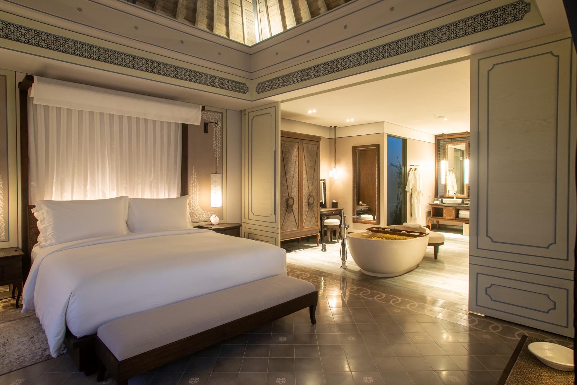 발리 주메이라 풀빌라 침실과 욕실