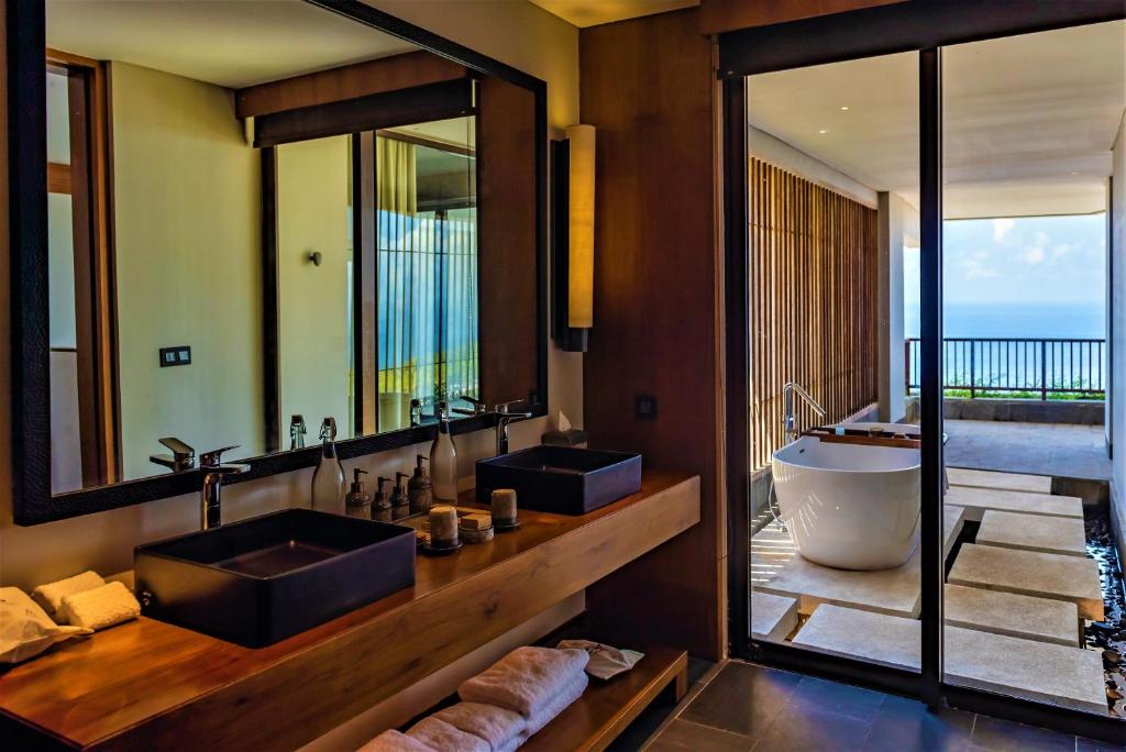 발리 식스센스 풀빌라 스카이 풀 스윗 욕실