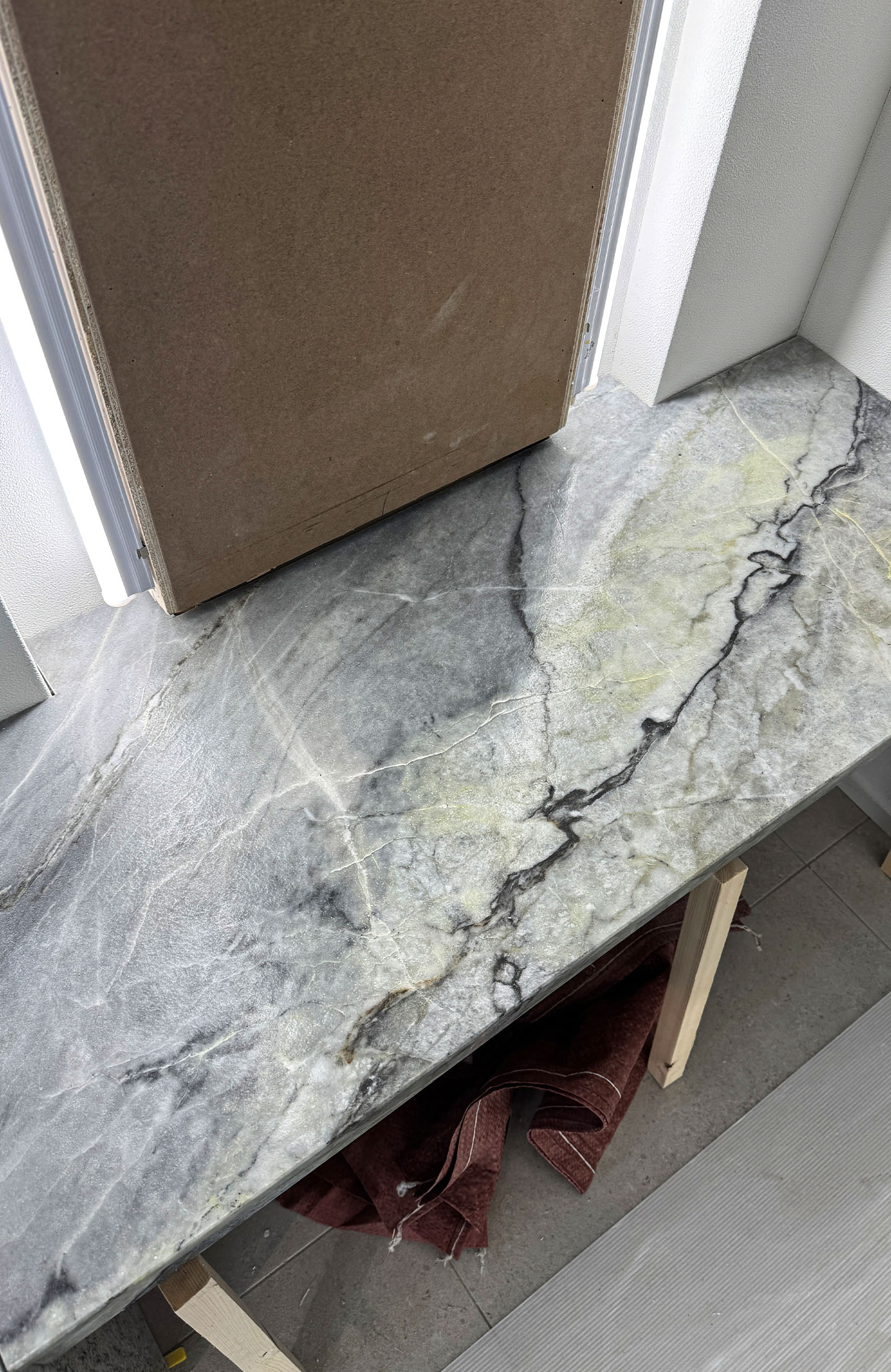 실버리버 대리석, 실버리버, 푸른색대리석, 천연대리석, 회색대리석></p>  <p style=