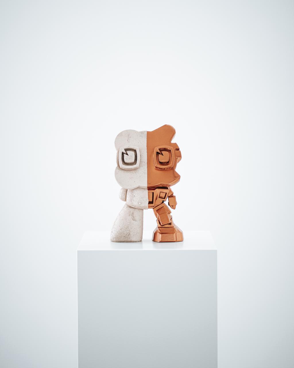 9. 아담 바즐릭_ Cyrcon Rust EngineⅡ_플라스틱, 모래_30×20×12cm_2026.jpeg