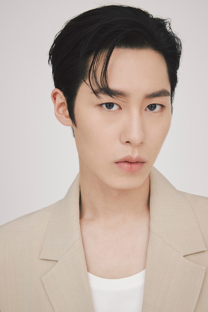 긴 인중을 매력으로 승화시키는 방법: 얼굴 분석 이재욱 : 글로우업 glowup 긴 인중을 매력으로 승화시키는 방법: 얼굴 분석 이재욱 : 글로우업 Glowup