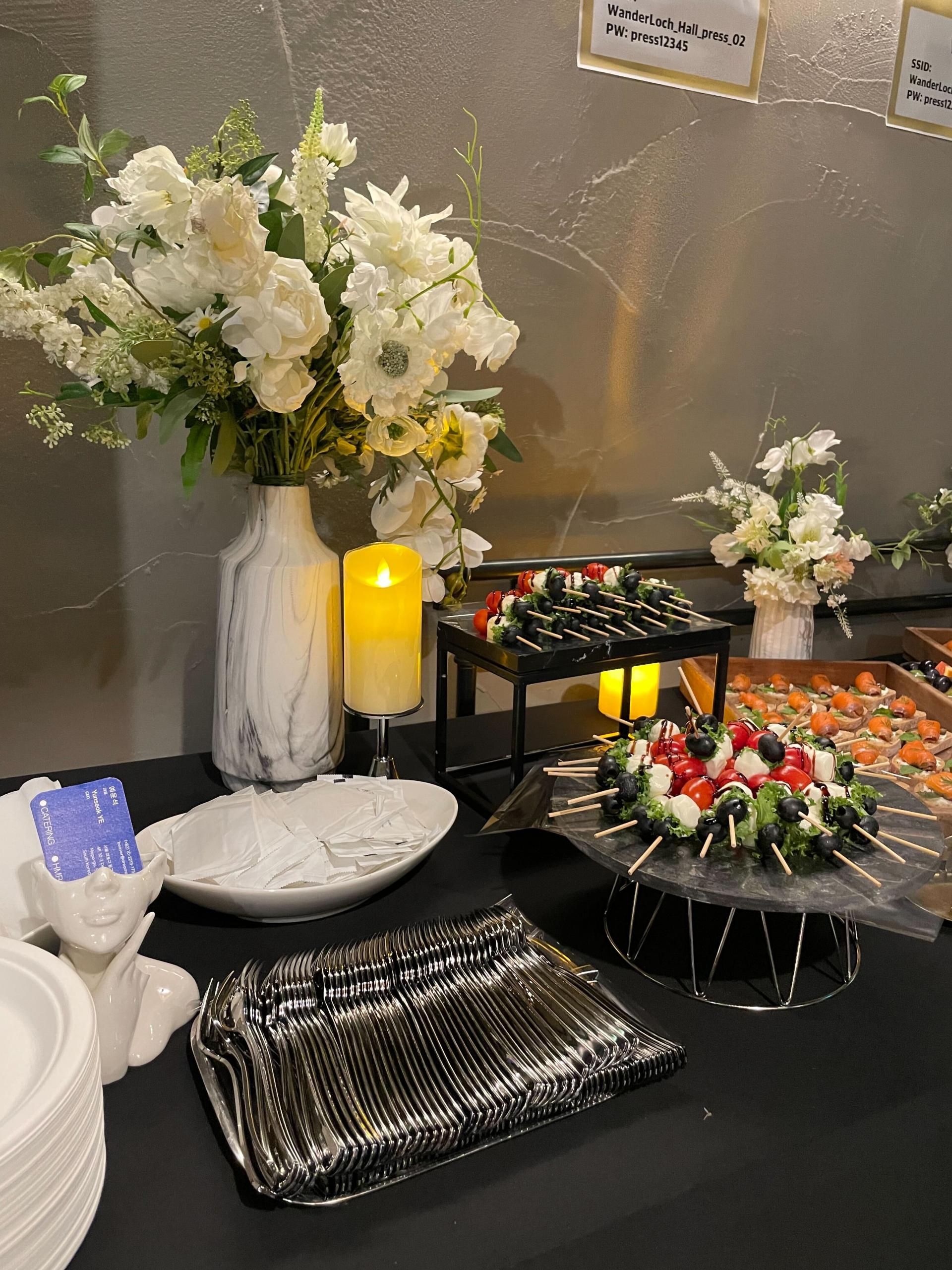 QWER 쇼케이스 스페셜 케이터링 현장사진 2