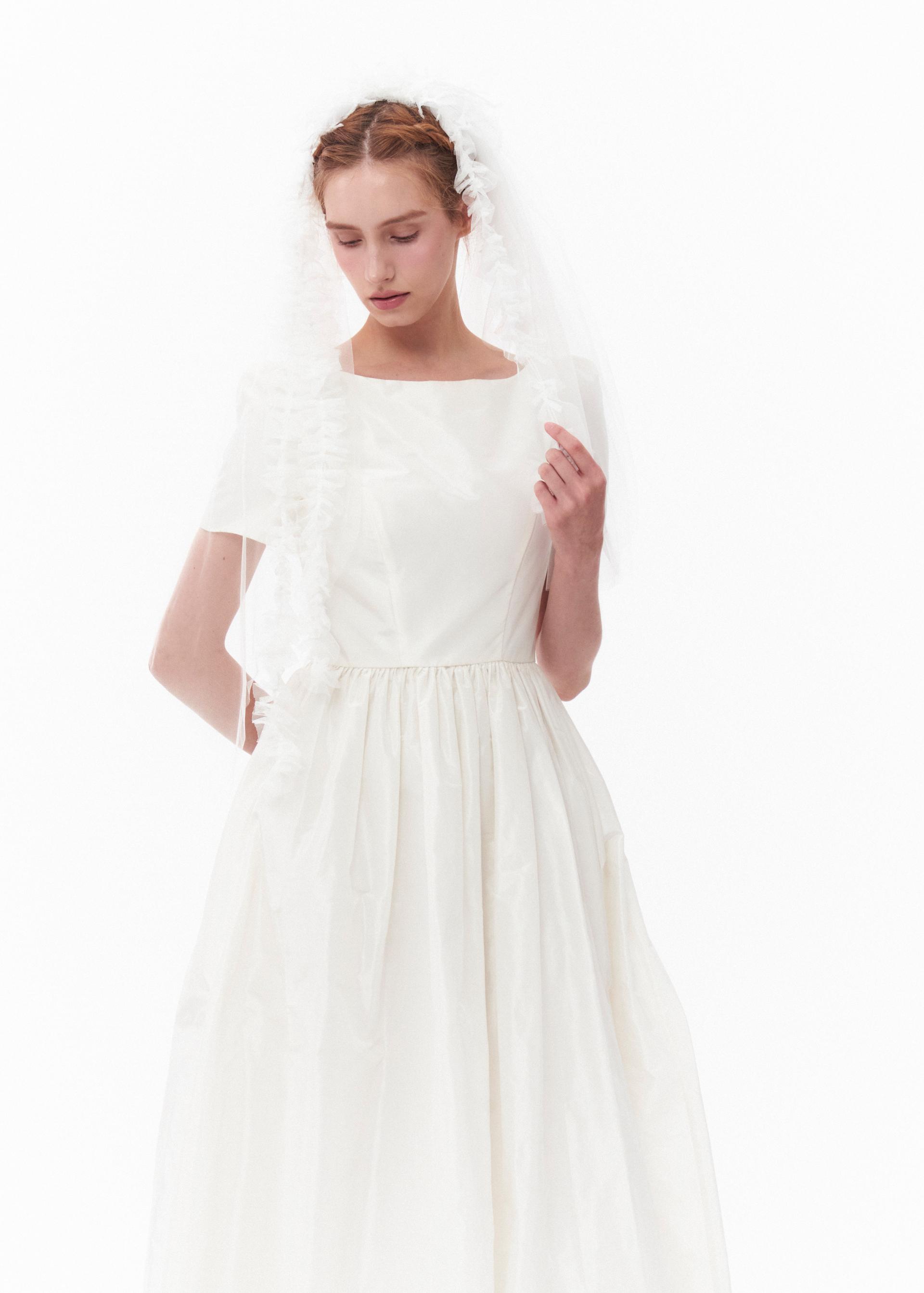 Taffeta Back_Slit White