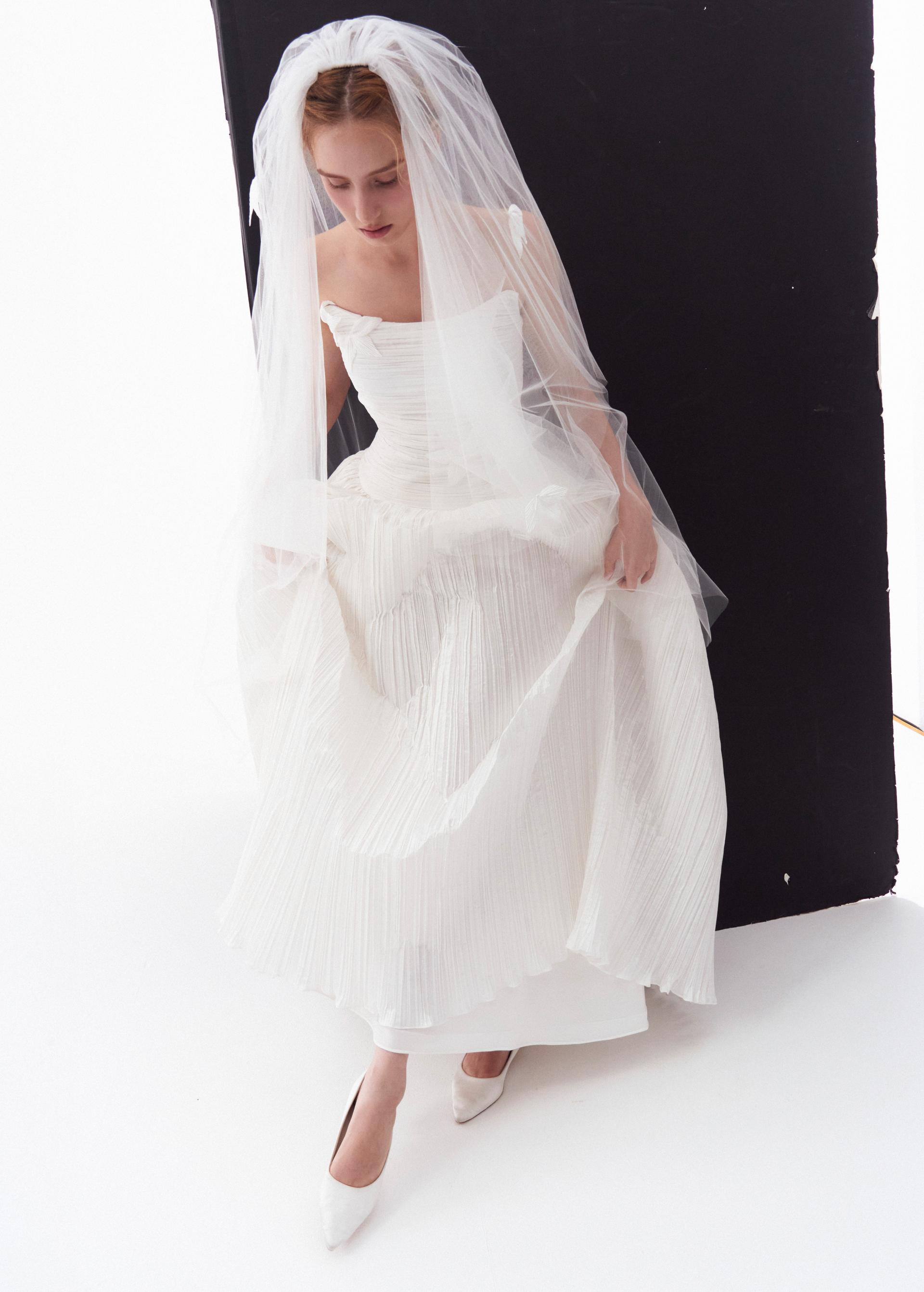 Leaf Pleats_Rental 638,000