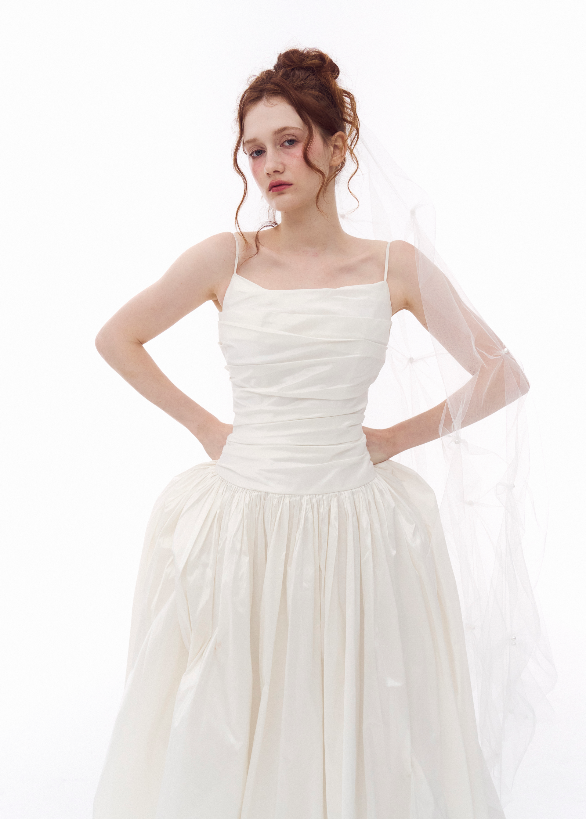Lily Low Camisole Dress_Rental 473,000₩