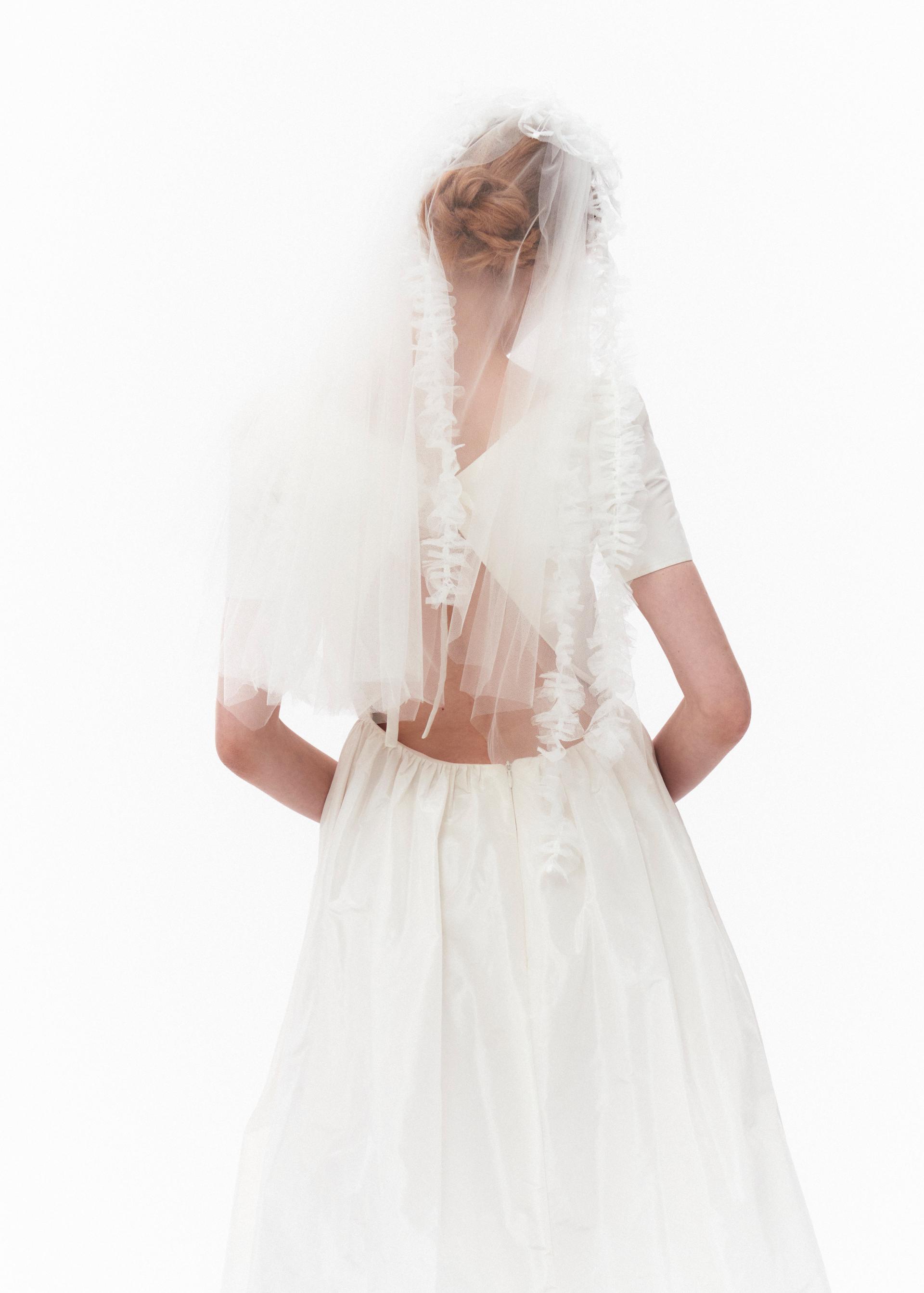 Taffeta Back_Slit White