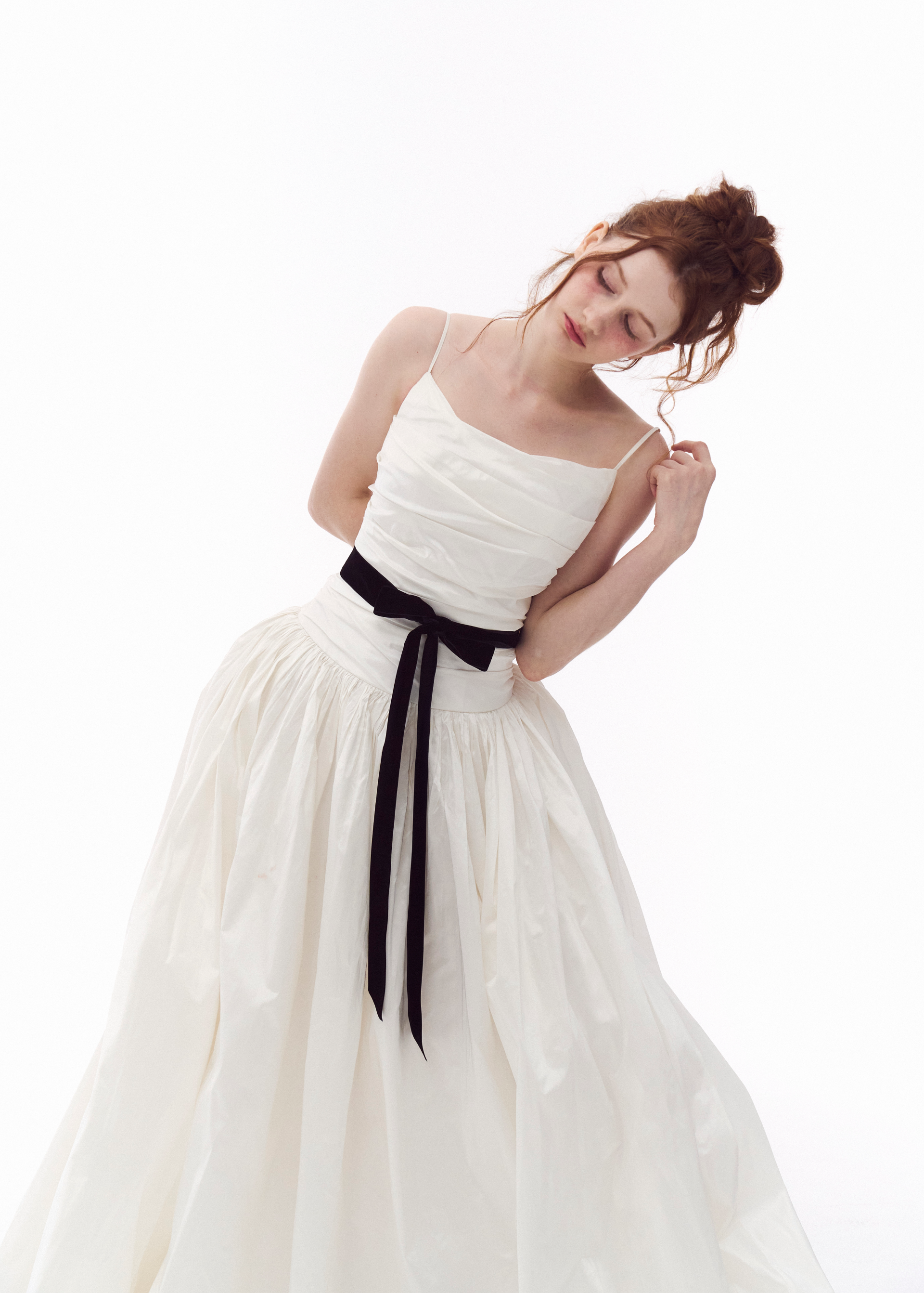 Lily Low Camisole Dress_Rental 473,000₩