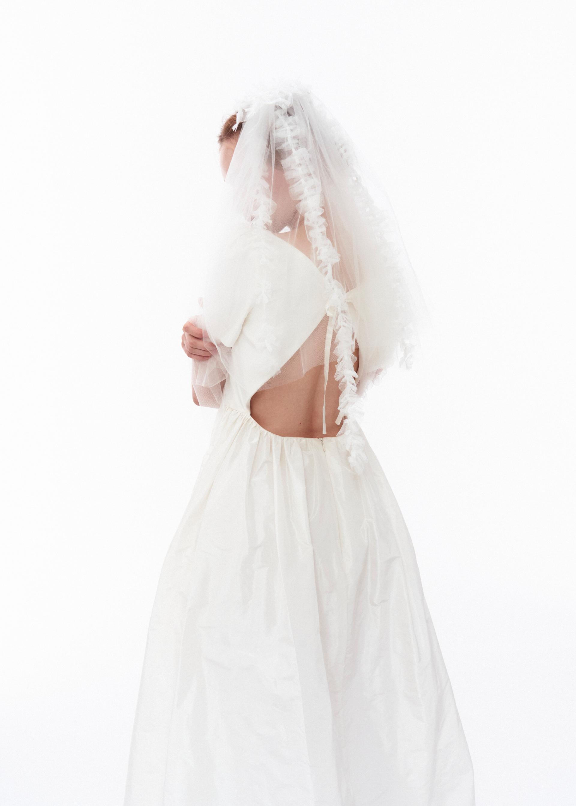 Taffeta Back_Slit White