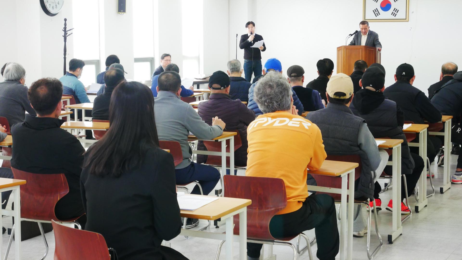 1af0608adfcfc.jpg
