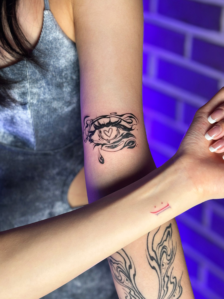 Consultation about size and placement for a small tattoo in Seoul