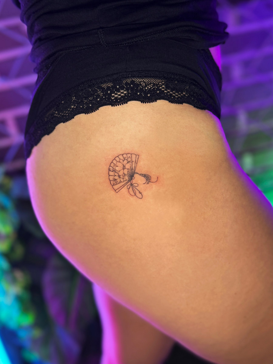 Experienced tattooist in Hongdae Seoul – YM Tattoo Studio