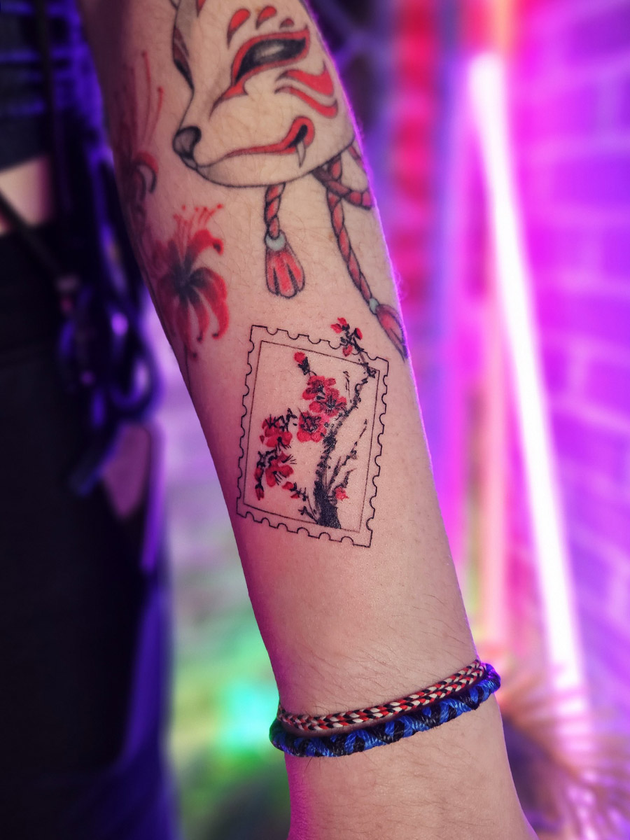 Korean couple tattoo in stamp style