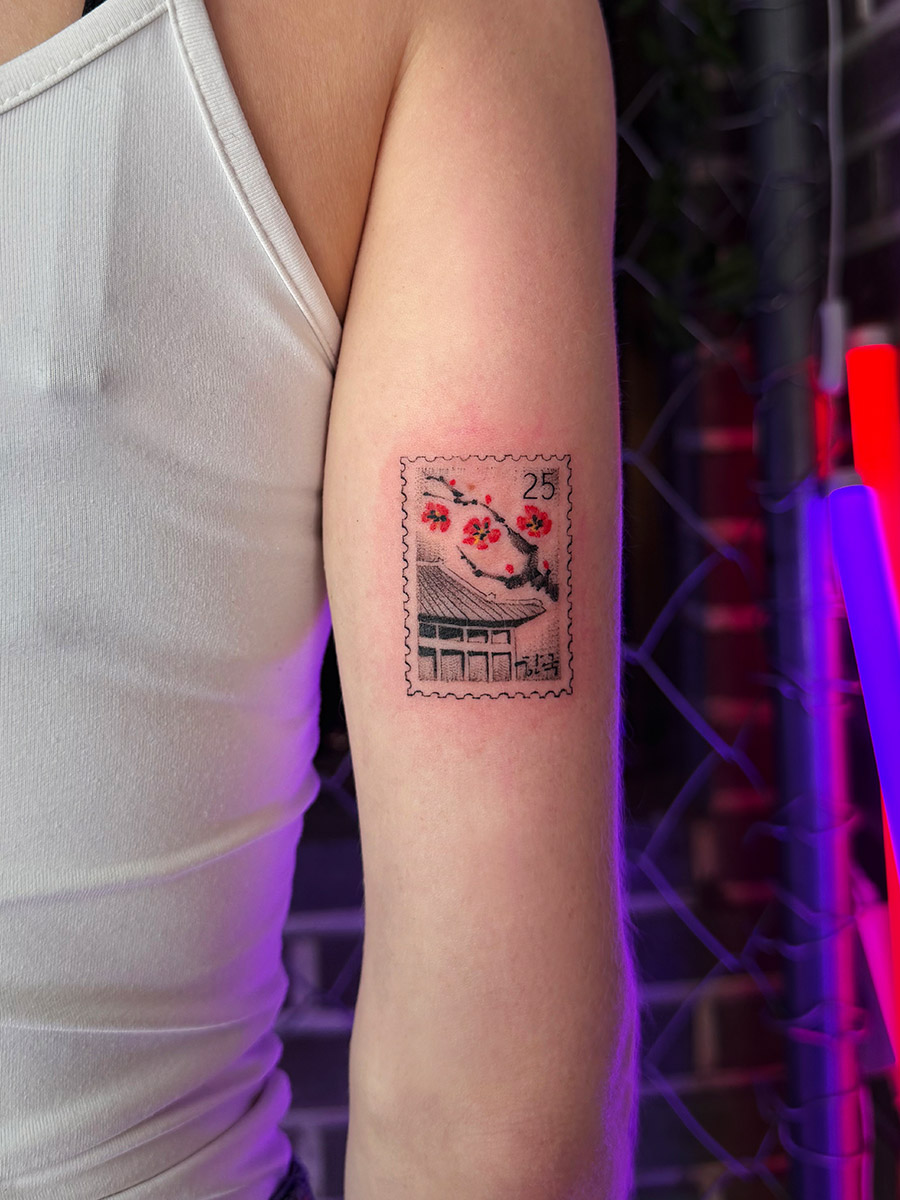 Foreigners getting stamp tattoos in Seoul