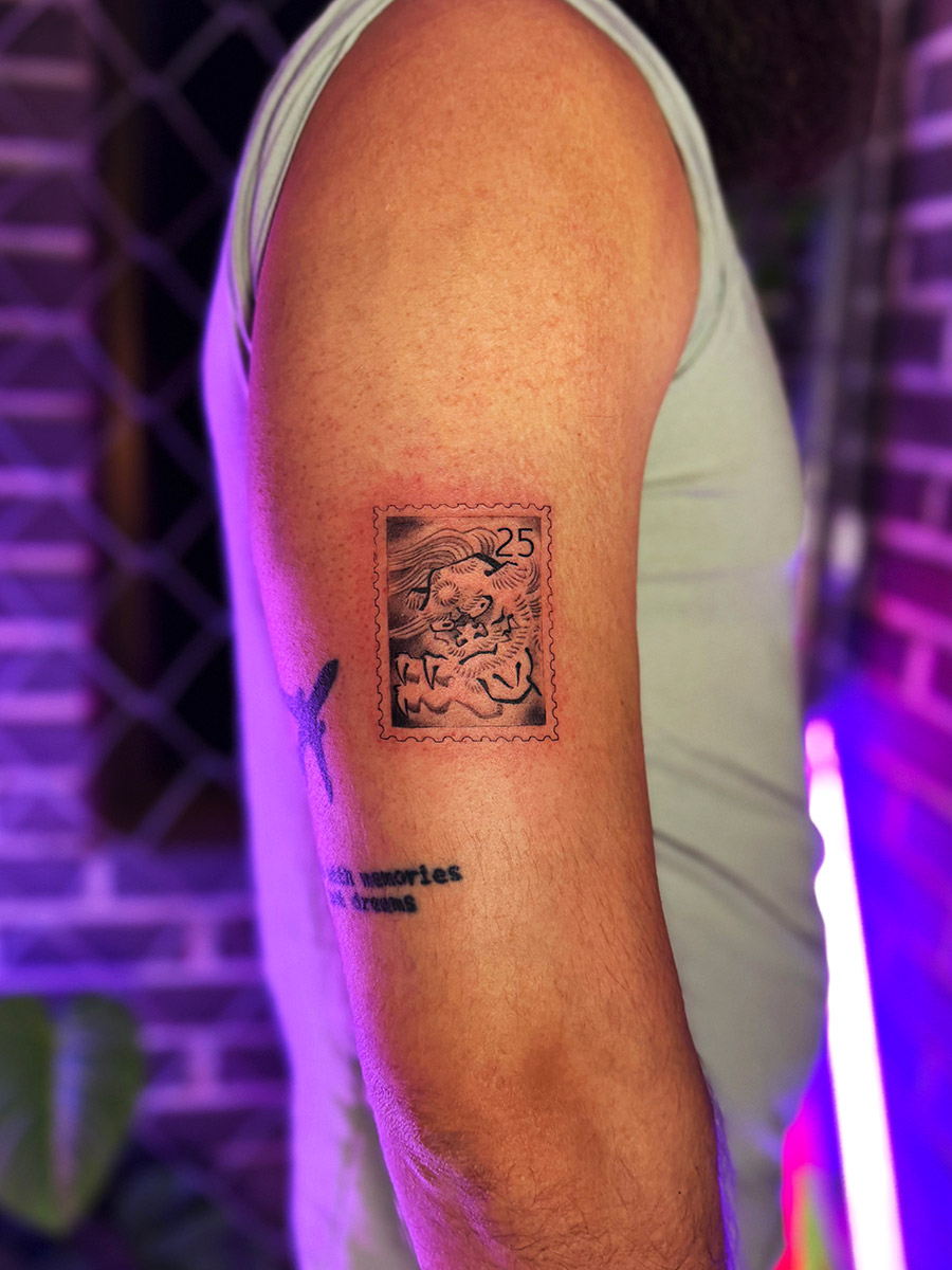 韓国タトゥースタジオの相談風景