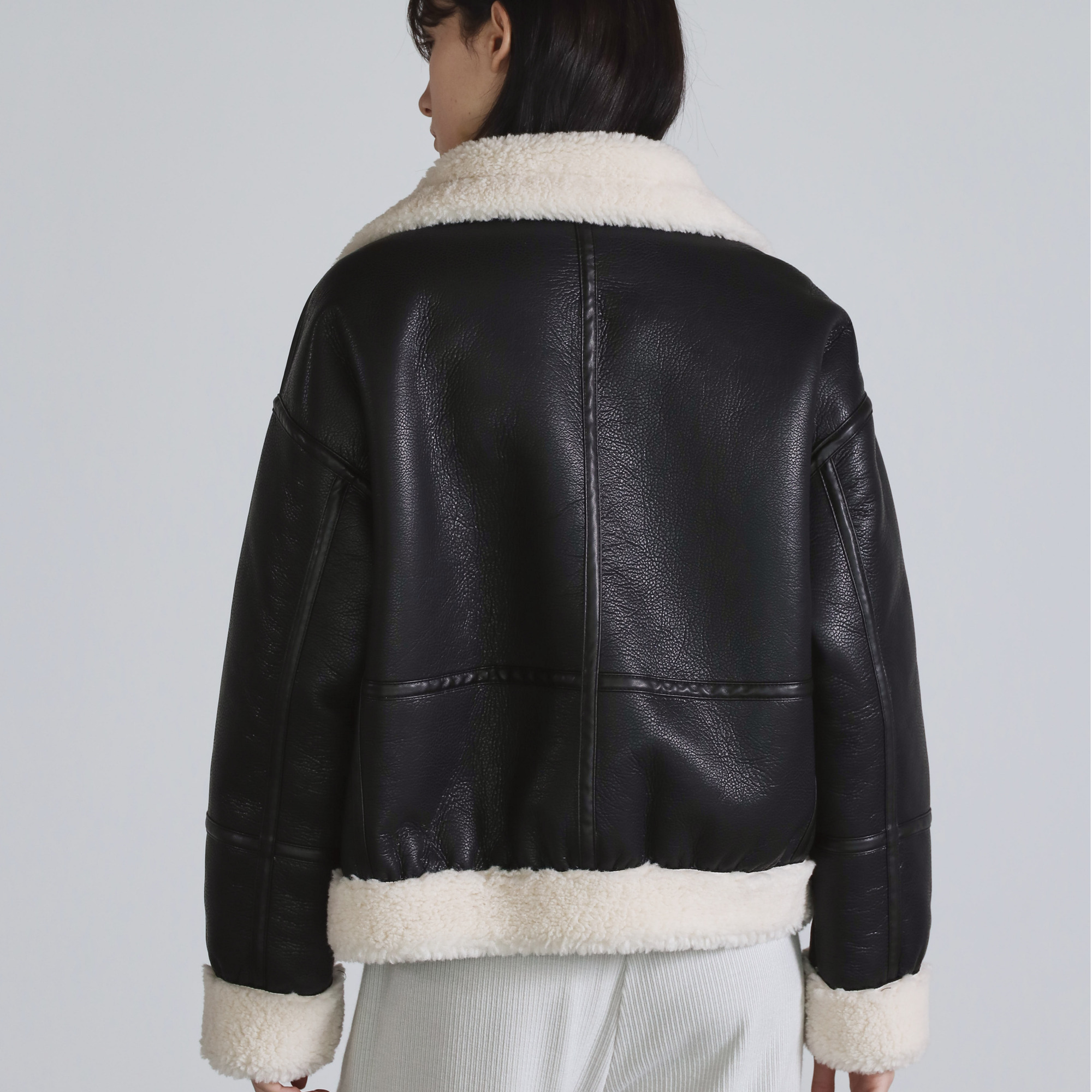 BLACK/IVORY 룩북 4