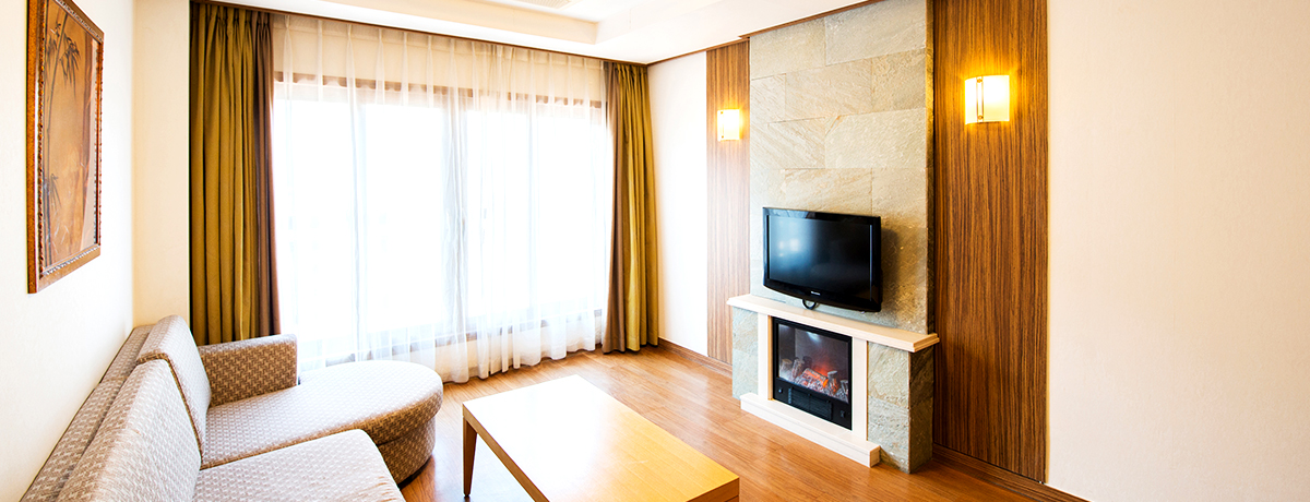 ALPENSIA HOLIDAY INN & SUITES CONDOMINIUM STANDARD