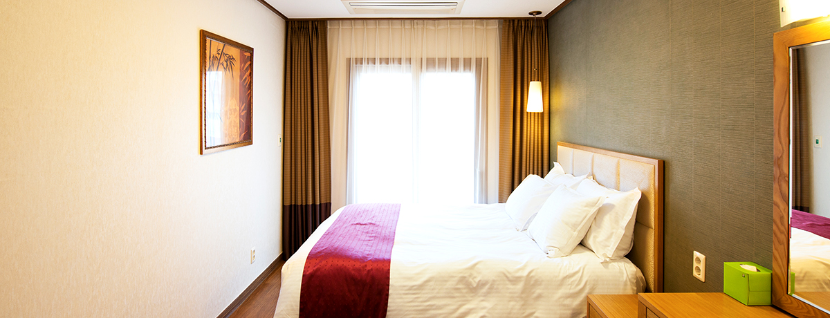 ALPENSIA HOLIDAY INN & SUITES CONDOMINIUM STANDARD