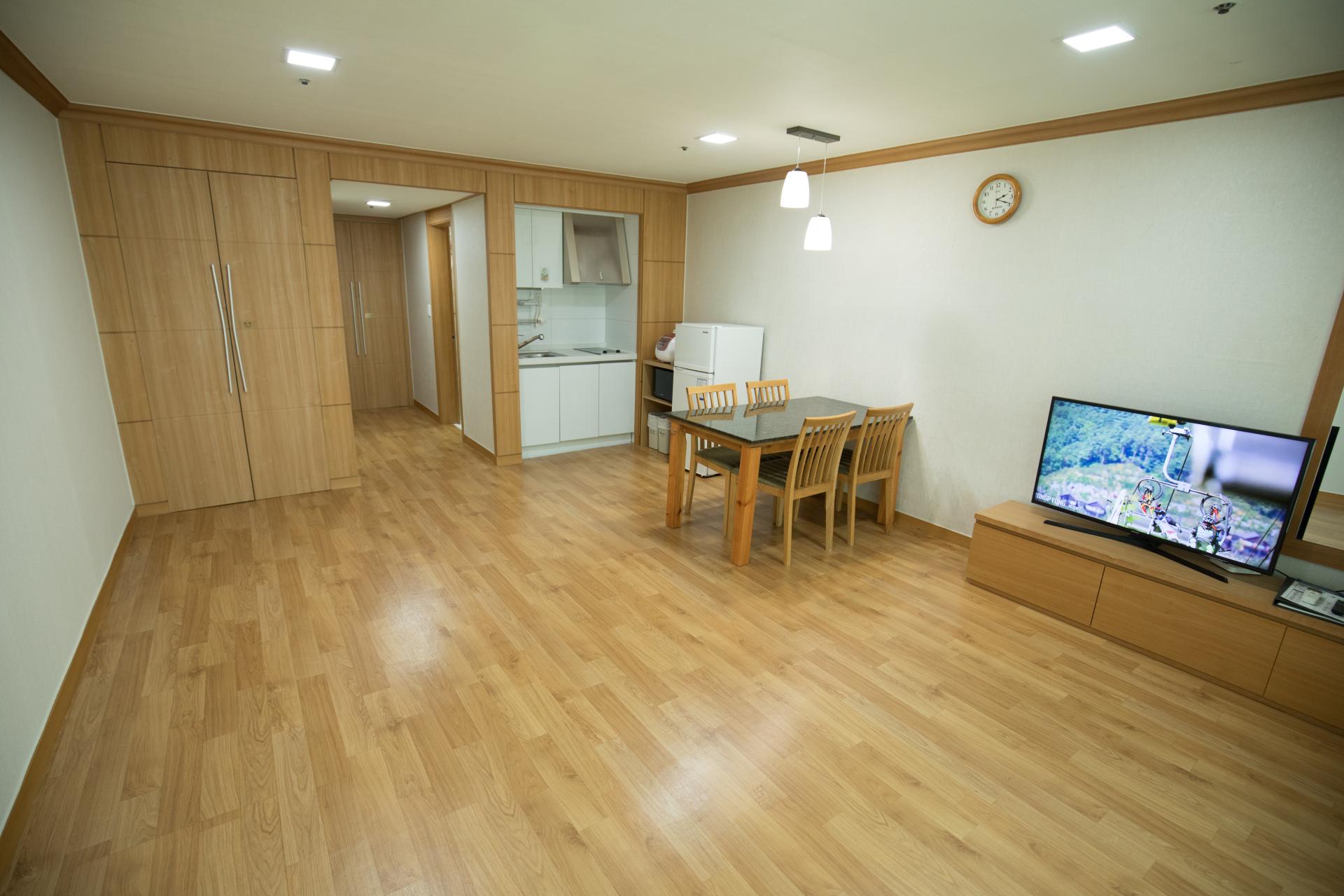 MONA YONGPYONG TOWER CONDOMINIUM ONDOL ROOM