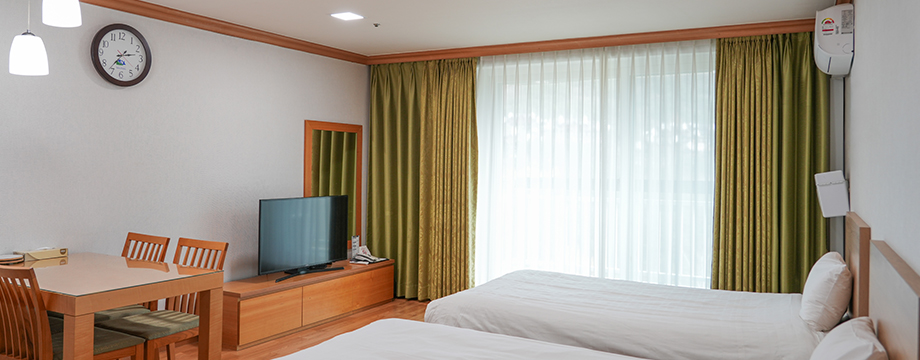 MONA YONGPYONG TOWER CONDOMINIUM ONDOL TWIN ROOM
