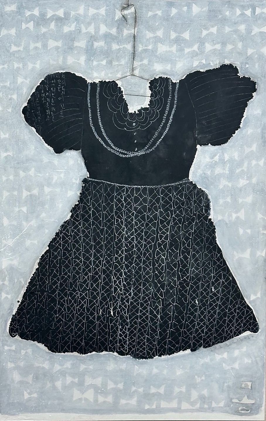 검은신체_블랙리틀드레스_41x64cm_한지에 먹,혼합재료_2023.jpg