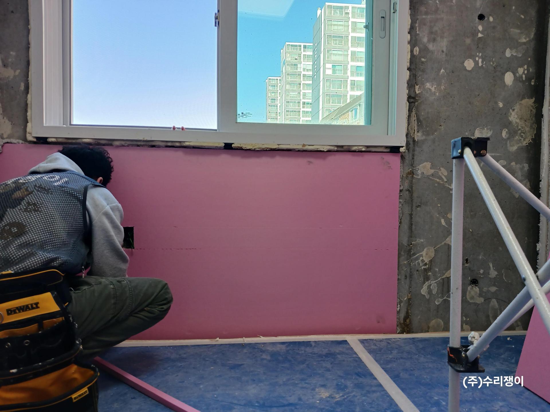 4아이소핑크1차1중기밀밀착시공 (2).jpg