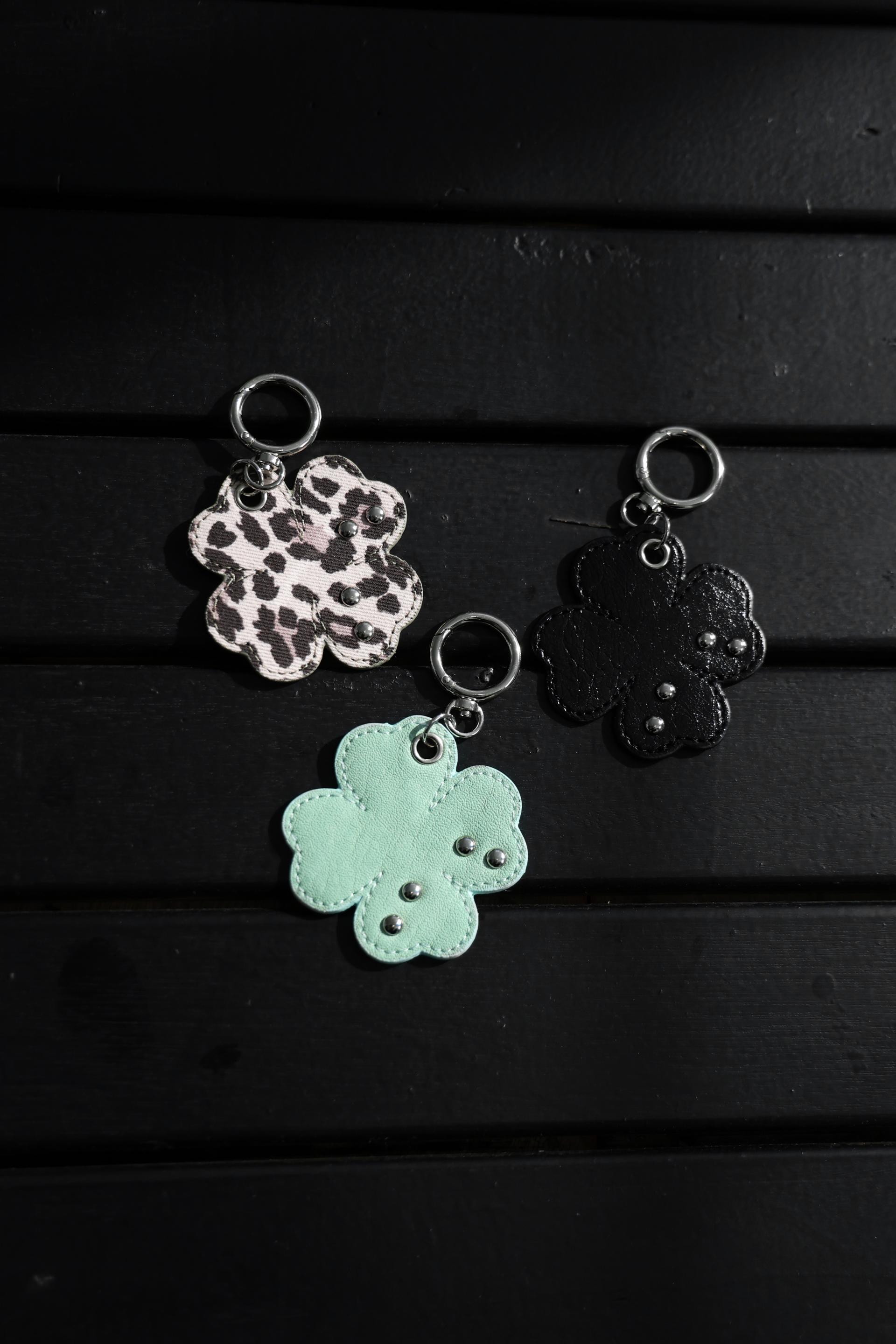 Clover key ring Mint green