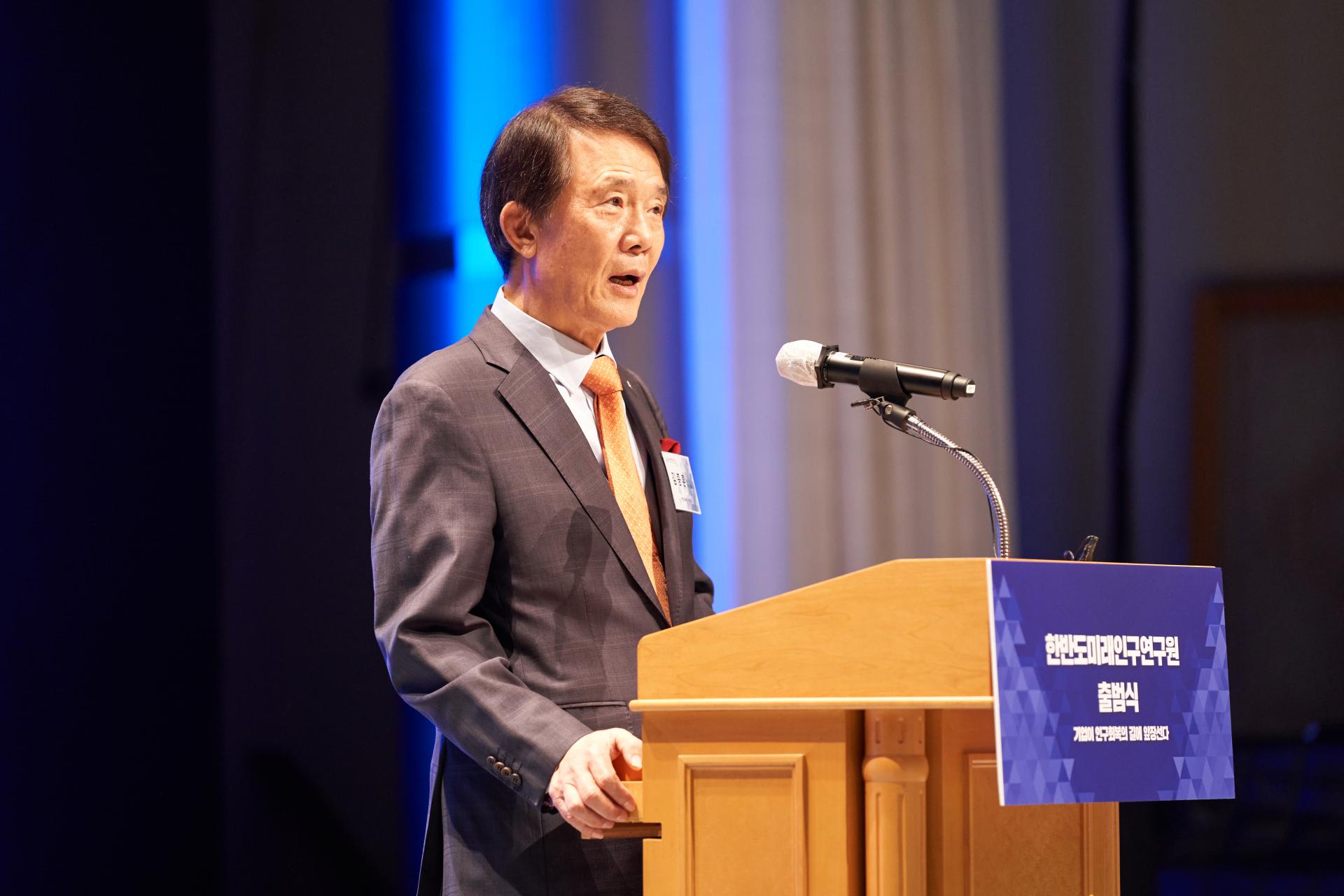 15710810744ef.jpg