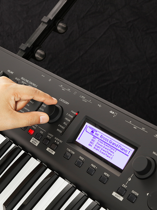 KORG KROSS 2 88 (Super Matte Black)