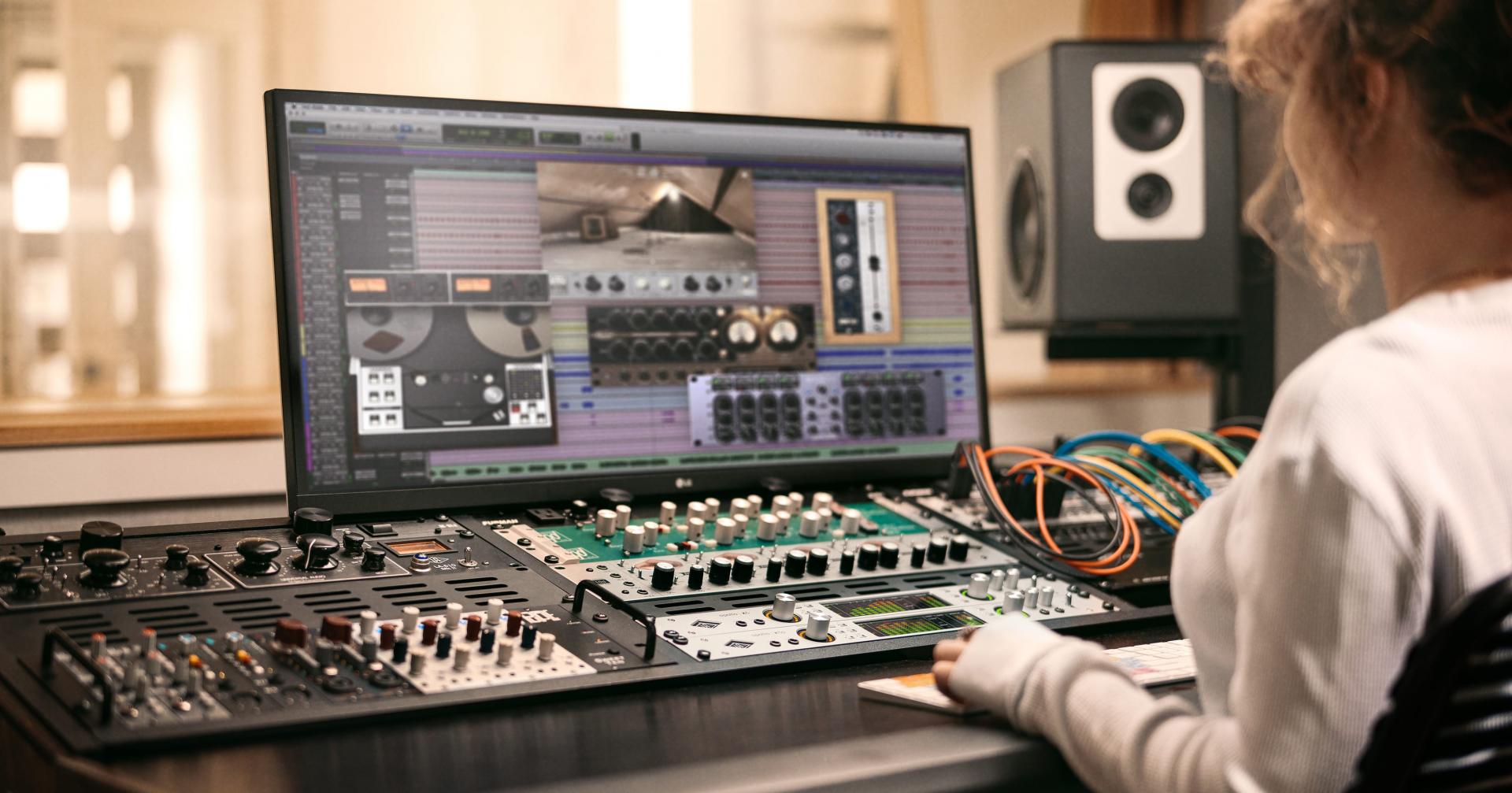 Universal Audio Apollo x6 Gen 2 Essentials+ Edition
