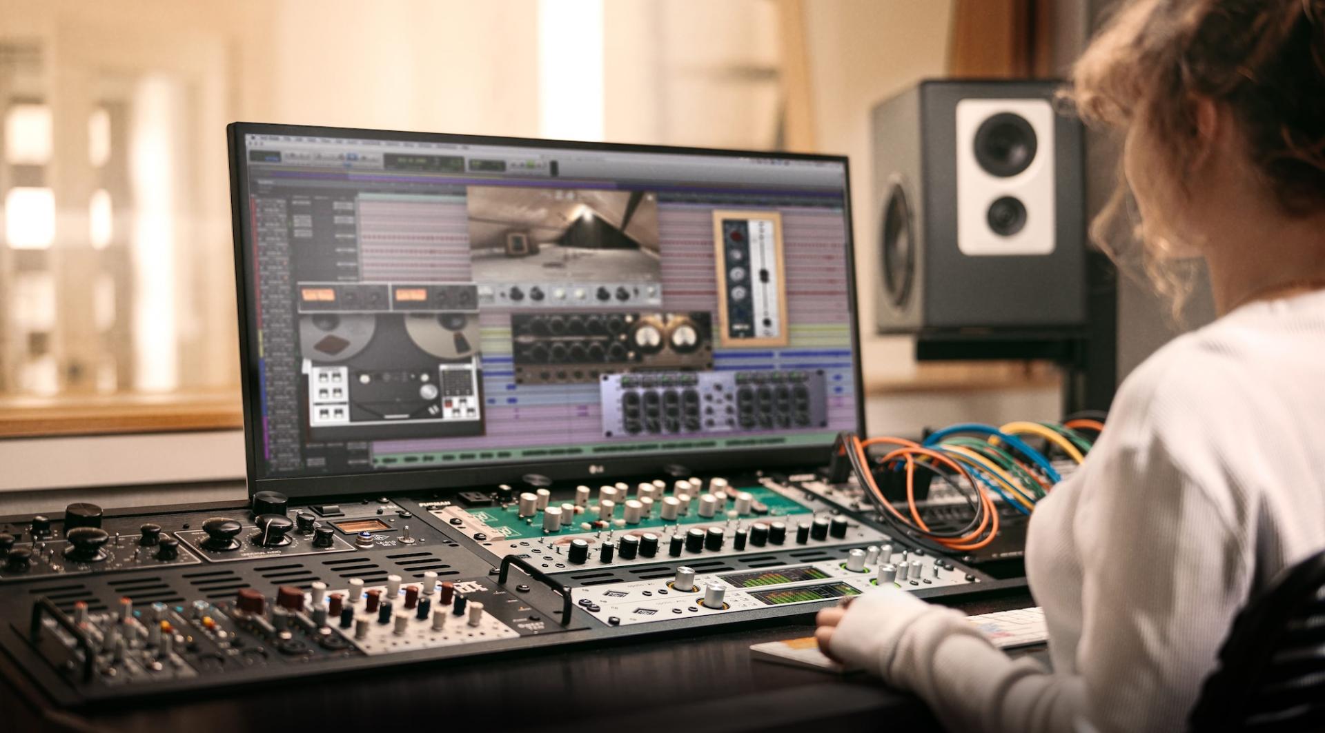 Universal Audio Apollo x8 Gen 2 Essentials+ Edition