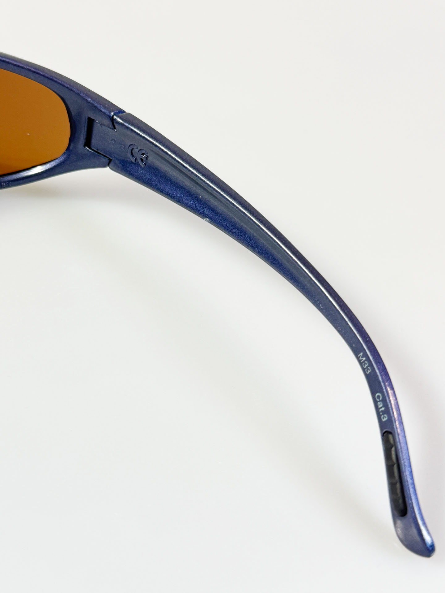 90’s TOG24 Wraparound Sporty Frame Tinted Sunglasses
