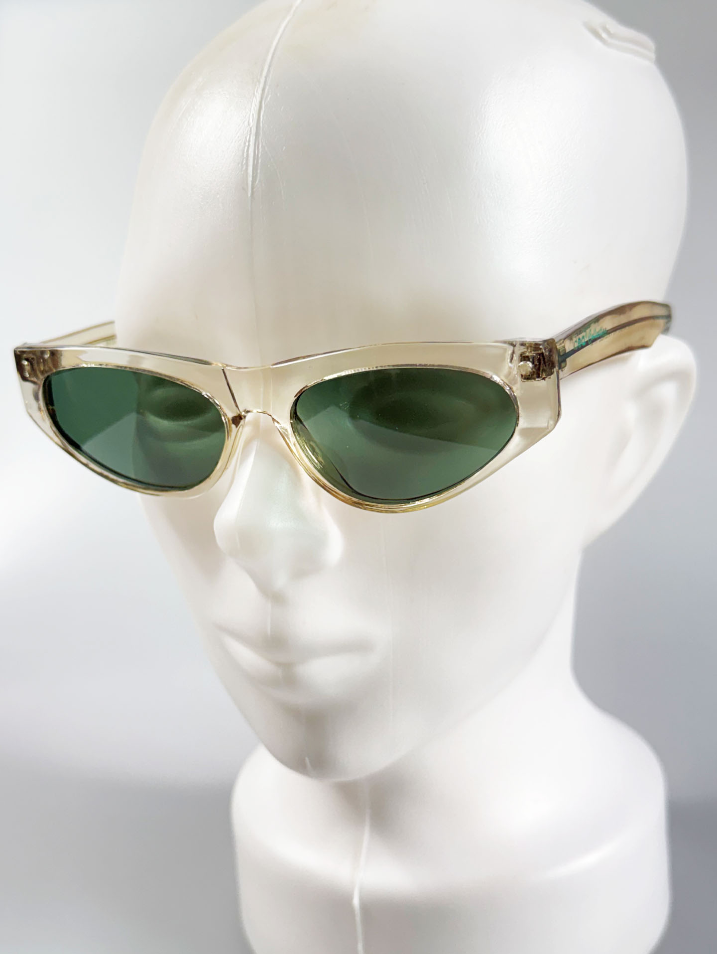 90's IDEA COLLECTION Clear Acetate Cat-Eye Sunglasses