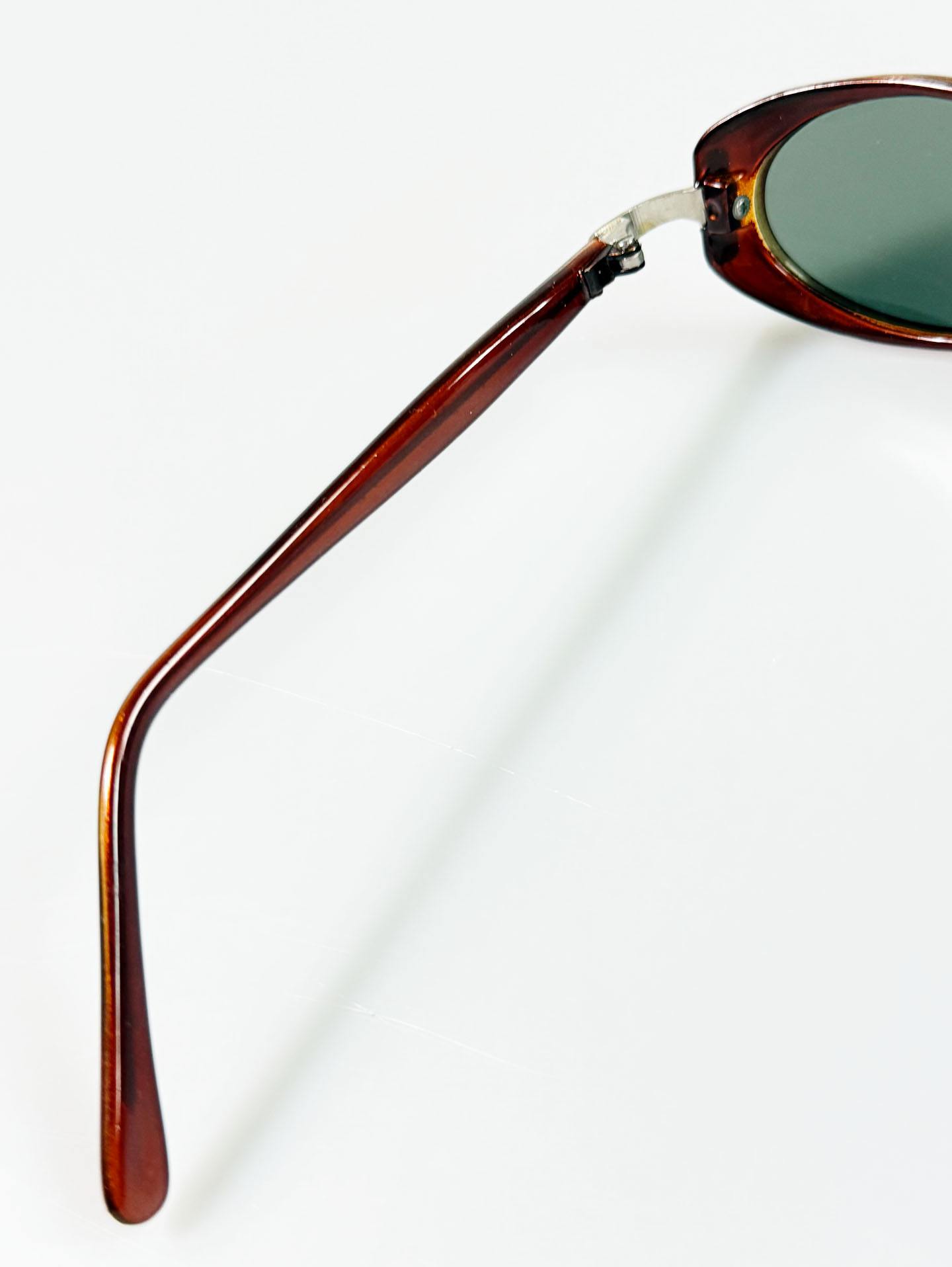 Amber Brown Oval Frame Sunglasses