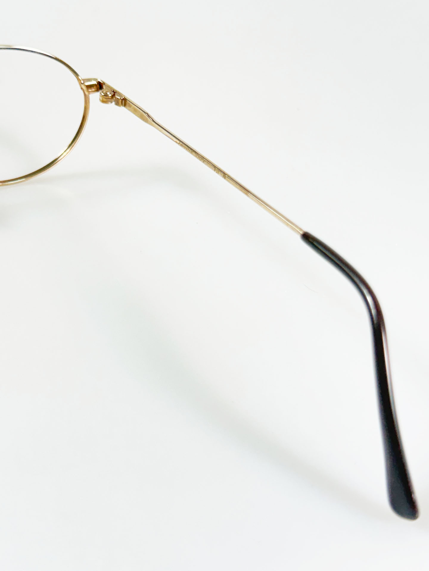 90's CHEVRON Gold Slim Oval Metal Frame Glasses