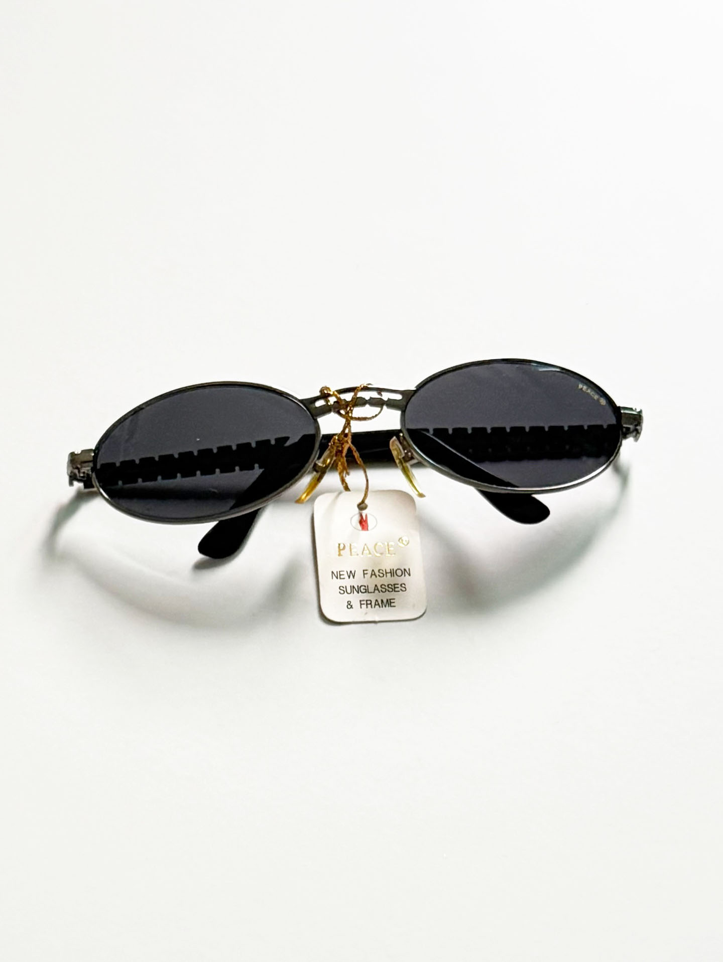 90's PEACE JAPAN Silver Razor-Temple Oval Metal Sunglasses