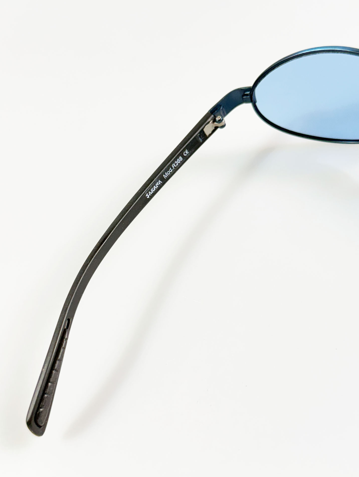 90’s SAKANA Blue Oval Metal Tint Sunglasses
