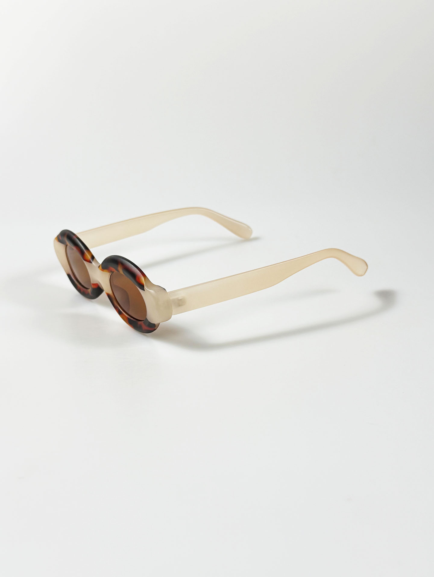 Tortoiseshell & Ivory Bold Oval Tint Sunglasses