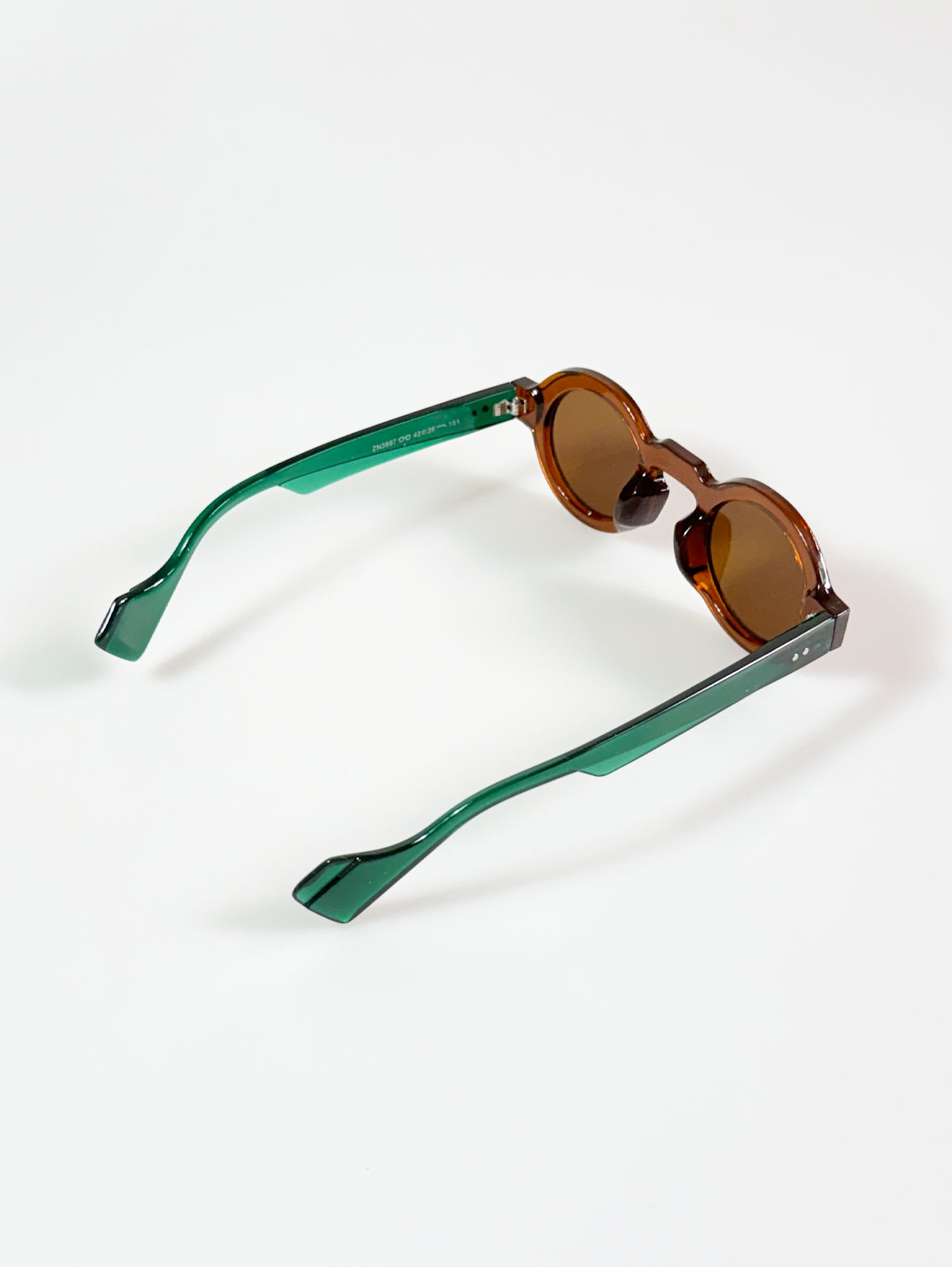 Amber & Green Two-Tone Bold Round Keyhole Bridge Frame Sunglasses