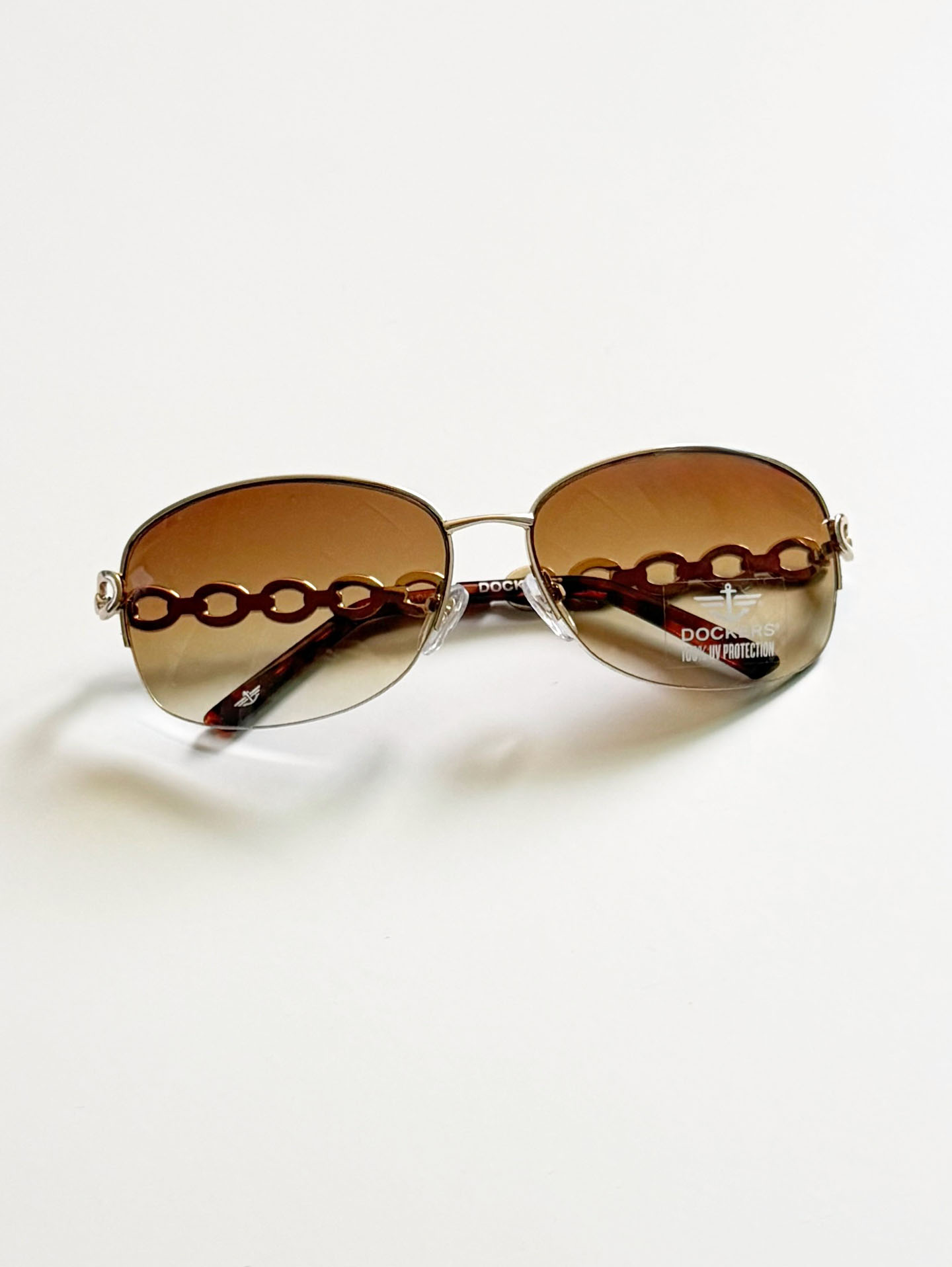 DOCKERS Gold Metal Oval Chain-Temple Tint Sunglasses