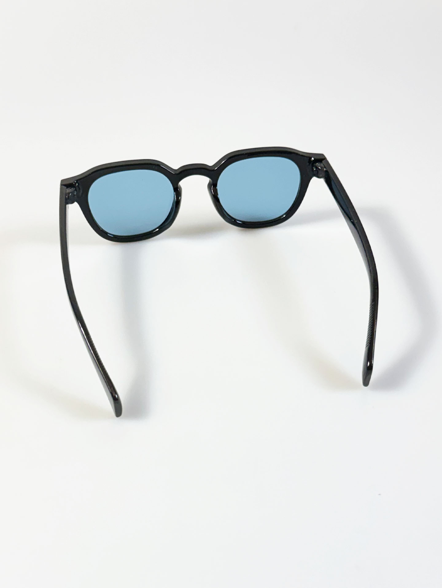 Glossy Black Oval Horn-Rim Tint Sunglasses